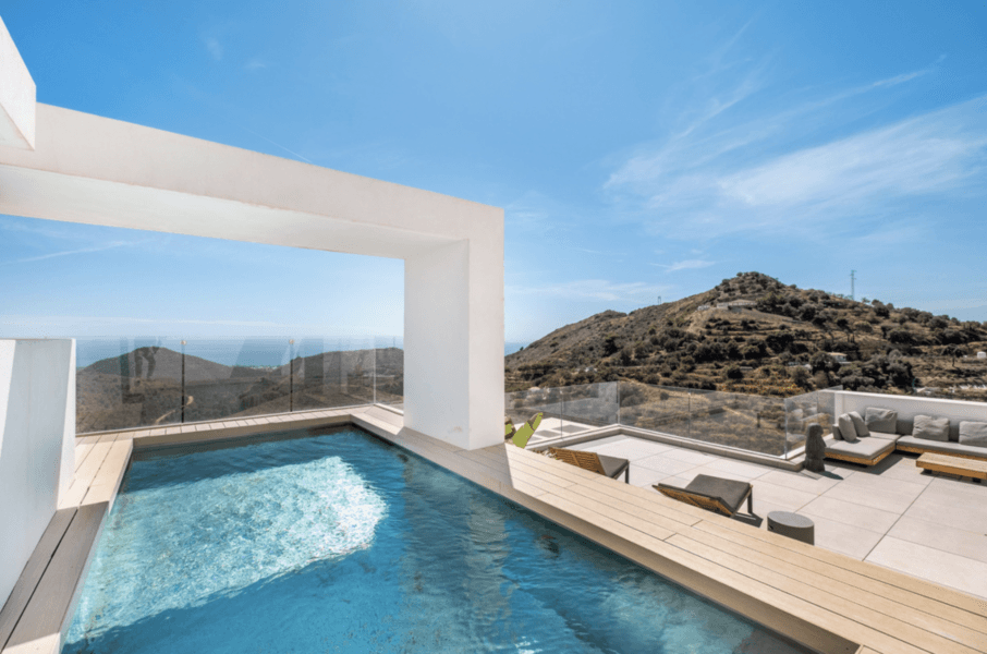 Dwupoziomowy Penthouse z tarasami i panoramicznym widokiem na morze i góry – Marbella