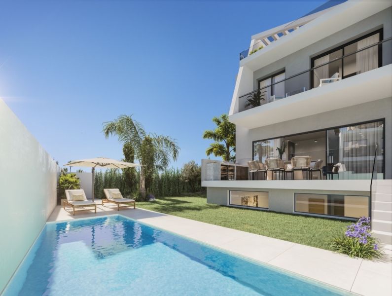 Dom szeregowy z basenem na polu golfowym – Los Flamingos, Costa del Sol