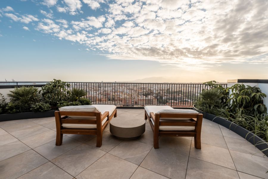 Luksusowy apartament z widokiem na morze i basenami infinity – Malaga