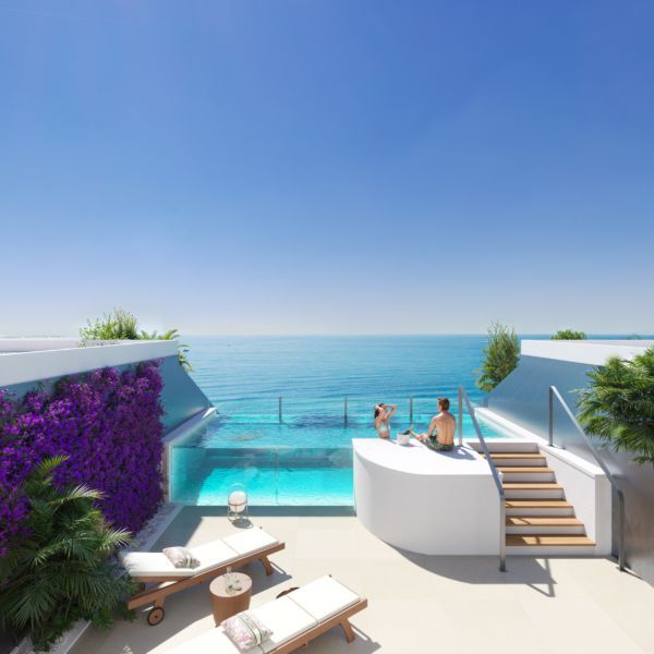 Penthouse z basenem infinity i widokiem na morze – Fuengirola