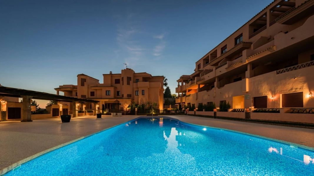 Apartament w Marbelli – Resort premium, blisko golf i plaż Costa del Sol.